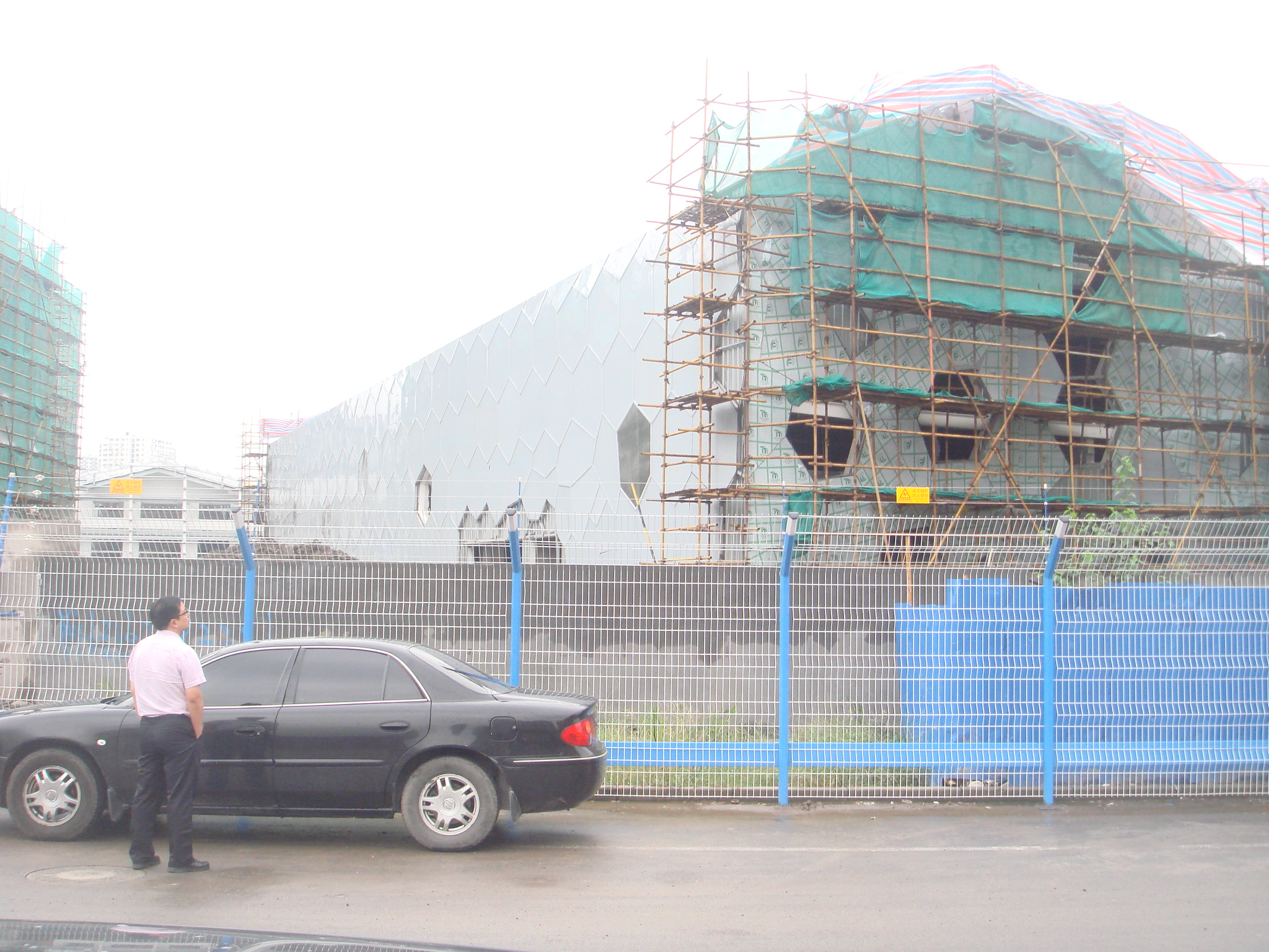 建筑外立面施工全景